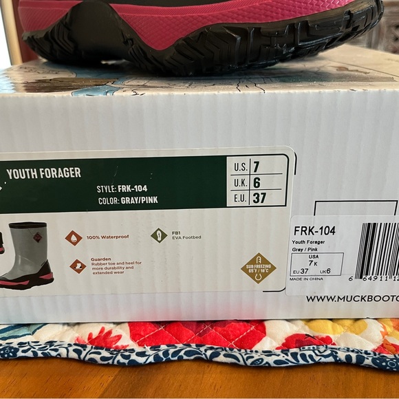 NWT Youth MUCK boots - Picture 1 of 3